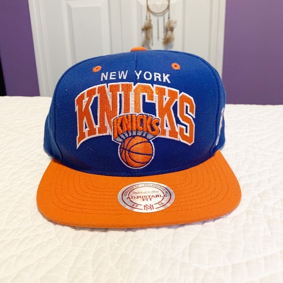 Mitchell & Ness Other - Knicks snapback hat